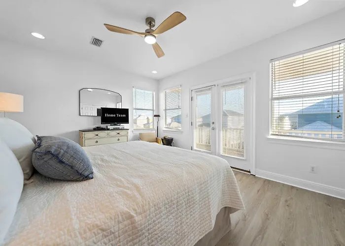 Bella Minutes To Community Pool Holiday home *