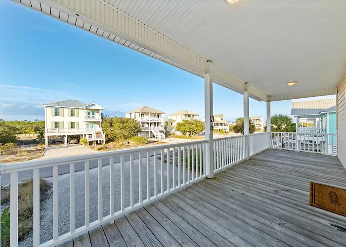 Holiday home Bella Minutes To Community Pool